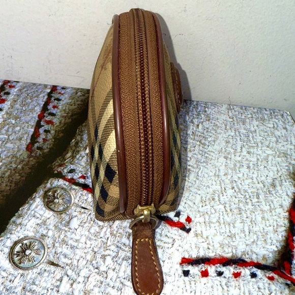 Auth Burberrys Cosmetics Pouch - Picture 4 of 7